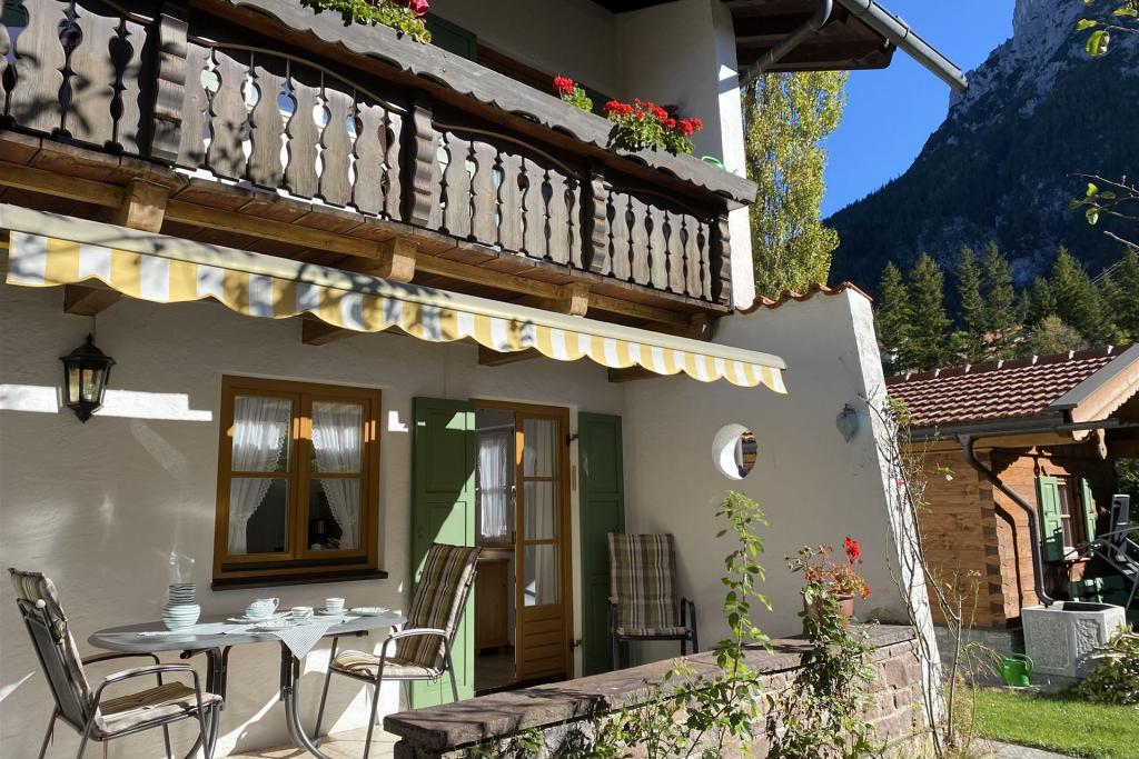 Ferienwohnung Enzian Terrasse