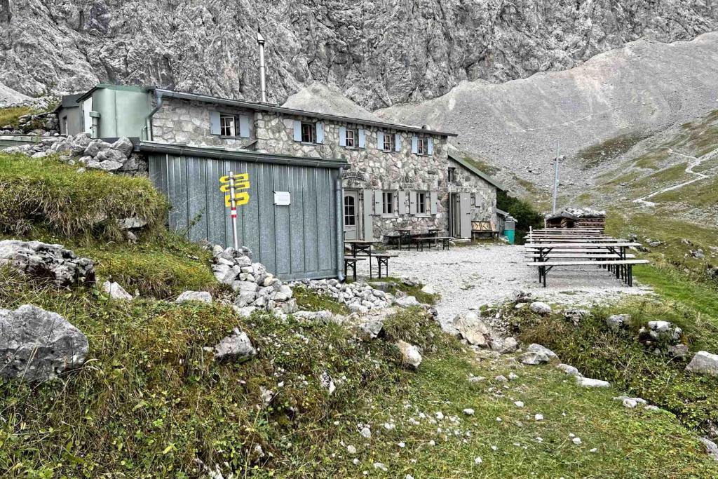 Dammkarhütte